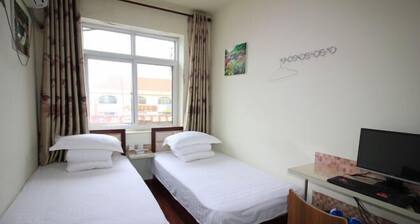 Qixia Honghua Hotel