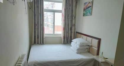 Qixia Honghua Hotel