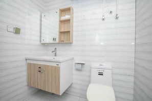 Bathroom - Aiqinhai Guesthouse (Anji)