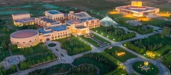 Seven Star Lake Desert Hotel