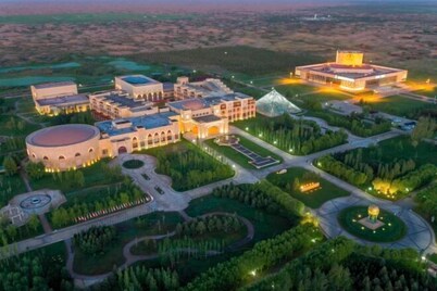 Seven Star Lake Desert Hotel