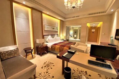 Seven Star Lake Desert Hotel