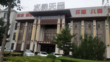 المنشأة من الخارج