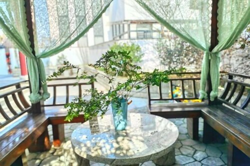 Jiusu Shanshuijian Guesthouse