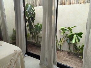 1 bedroom, WiFi, bed sheets - Osmanthus: Private and charming room in PUNTA ALLEN, Q. ROO (Javier Rojo Gómez)