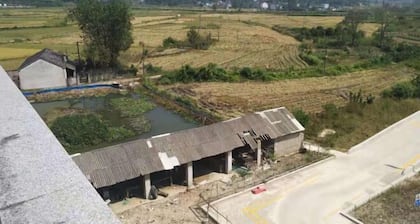 Jing County Zhenshan Mountain Villa