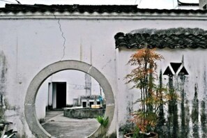Unclassified image, 4 of 14, button - Tiankeyu Inn, Luxian County (Jing County)
