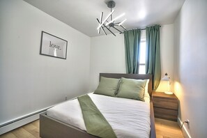 3 bedrooms, iron/ironing board, WiFi, bed sheets