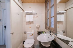 Bathroom - UUINN Villa (Xiamen)