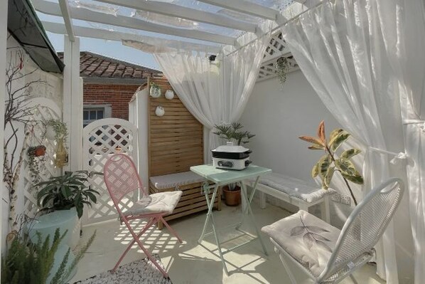 Unclassified image, 1 of 111, button - UUINN Villa (Xiamen)