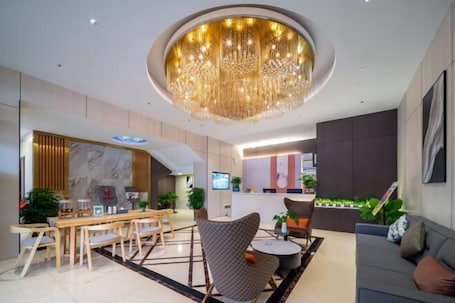 Lobby lounge. Loudi Hetai Business Hotel