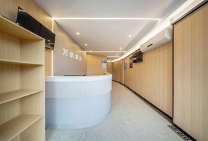 المنشأة من الداخل