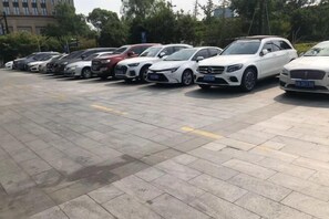 Free self-parking - Jiujiantang Yijin Hotel (Hangzhou)