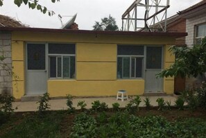 Exterior - Yiyuan Keyuan Farm House (Laiyuan)