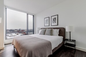 2 habitaciones, tabla de planchar con plancha, wifi y ropa de cama