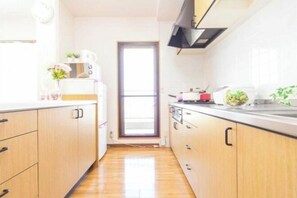 Cribs/infant beds - Awaji Central Room NC03 (Awaji)