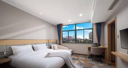 Shencheng Hotel (Xuancheng RT Mart Branch)