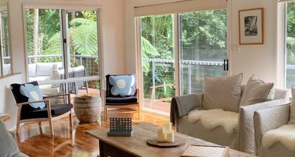 Omanu Shelly Beach