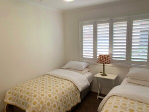 4 chambres, fer et planche à repasser, accès Internet