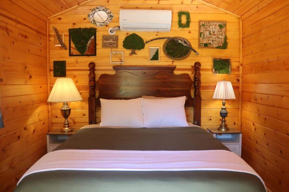 1 bedroom, travel cot, free WiFi, bed sheets