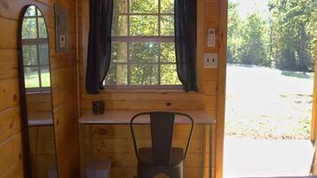 1 chambre, lit parapluie, Wi-Fi gratuit, draps fournis