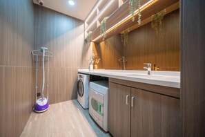 Bathroom - HanTing Hotel (Shanghai Daning Music Plaza Xindian) (Shanghai)
