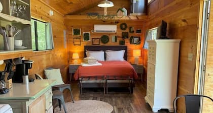 Perrywinkle's Retreat-Hidden Paradise Farms