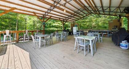 Carnation's Cove-Cabin on Hidden Paradise Farms