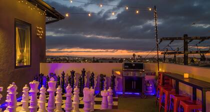 4BD/4BA Penthouse 2-story Condo w/Garden Oasis Sunsets