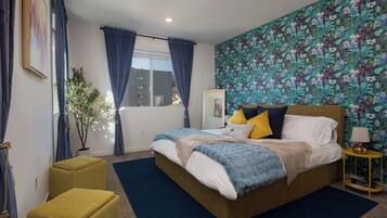 4 bedrooms, desk, iron/ironing board, travel crib