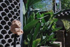 Unclassified image, 5 of 31, button - Serene Mystery Garden (Dali City)