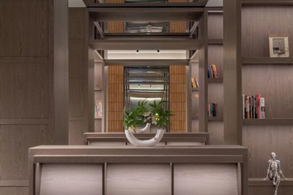 المنشأة من الداخل