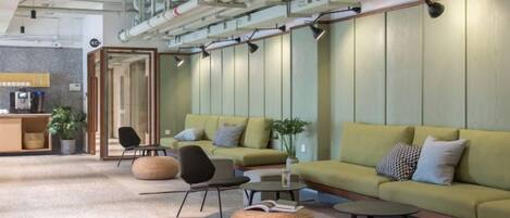 المنشأة من الداخل