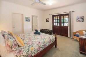 5 chambres, fer et planche à repasser, Wi-Fi, draps fournis