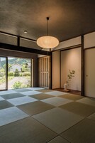 Blackout drapes, free WiFi