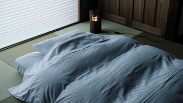 Blackout curtains, free WiFi