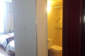 Bathroom - Haiyan Guyun Inn (Haiyan)