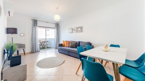 TV - Sunny Retreat w/ Pool and Balcony by LovelyStay (Albufeira)