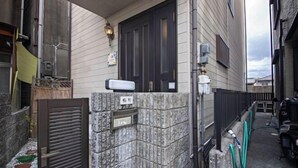 Exterior - Miyu Tsuruno - 3-minute walk to the Shinshinjuku Station/max 8ppl (Osaka)