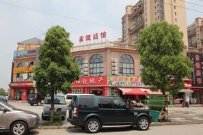 Free self parking - Jiajian Hostel (Shanghai)