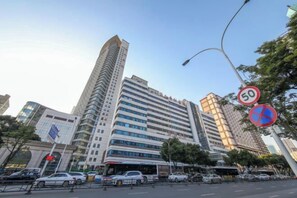 Exterior - Home Inns Hotel (Wuhan Wansongyuan) (Wuhan)