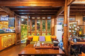 Unclassified image, 2 of 64, button - Xin Zhoujia Courtyard (Lijiang)