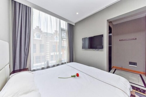 Zichen Express Hotel (Santajizhen People's Government Branch)