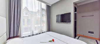 Zichen Express Hotel (Santajizhen People's Government Branch)