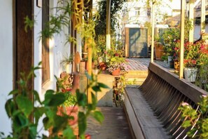 Interior - September Huizhou Inn (She County)