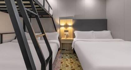 100 Inn Liangpin Hotel (Shanghai Waigaoqiao Gongcheng Road Subway Station)