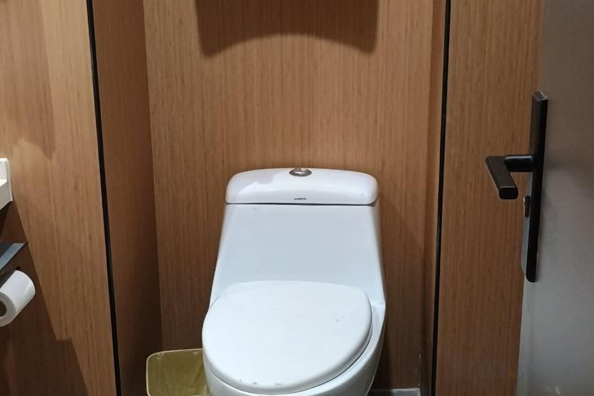 Business Standard Room