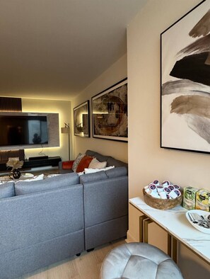 Smart TV - Charming 1-bedroom apartment in awesome New York with WiFi, AC, fitness room (NEW YORK)