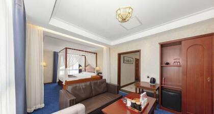 Pingliang Xida Holiday Hotel (South Gate Night Market Liuhu Park)