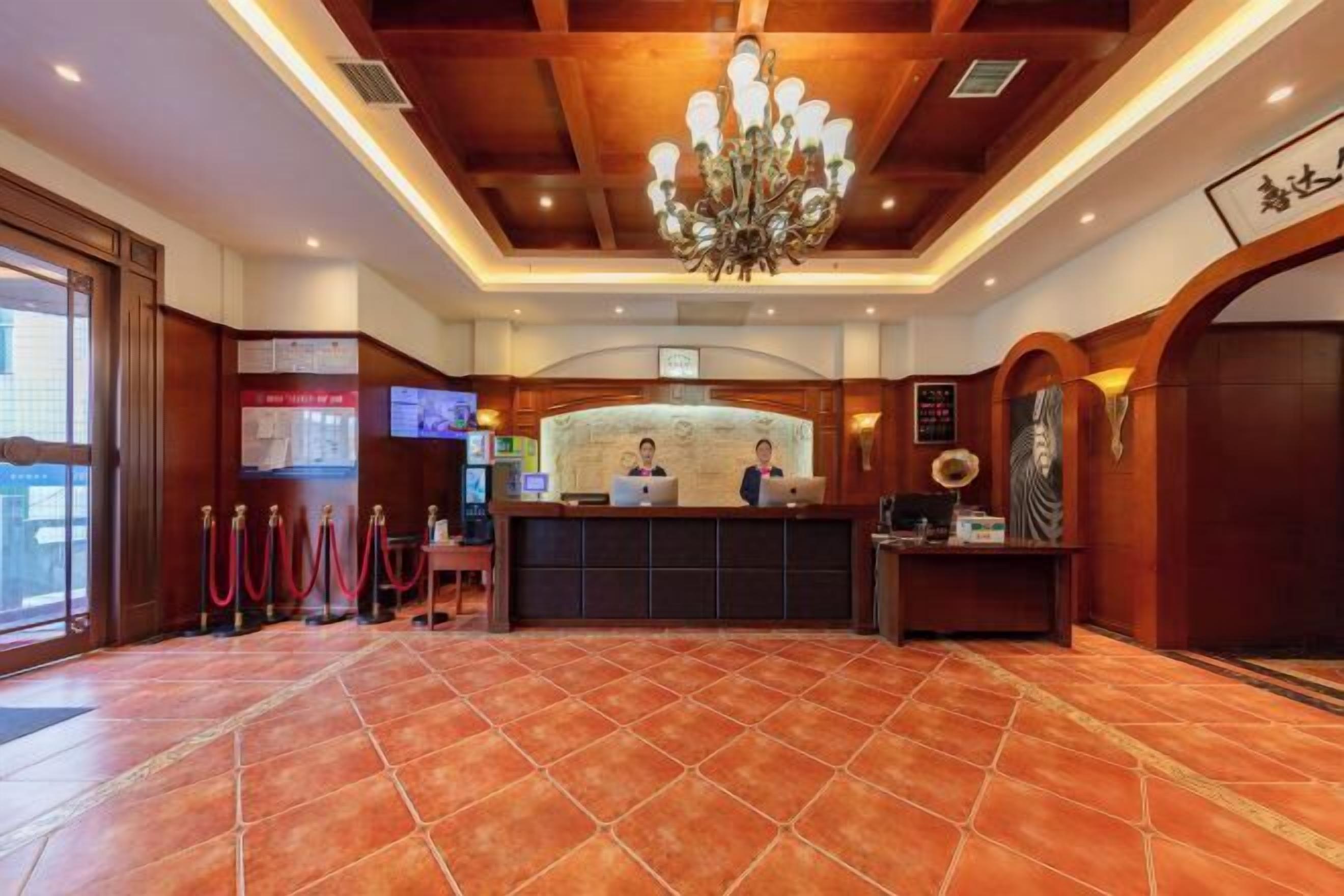 المنشأة من الداخل